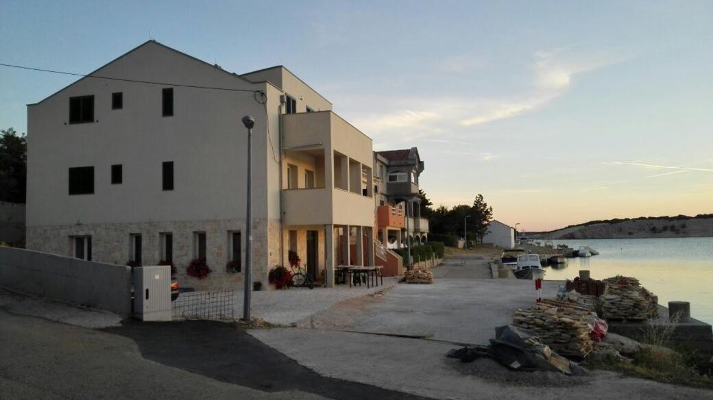 Apartments By The Sea Simuni, Pag - 18386 Колан Экстерьер фото