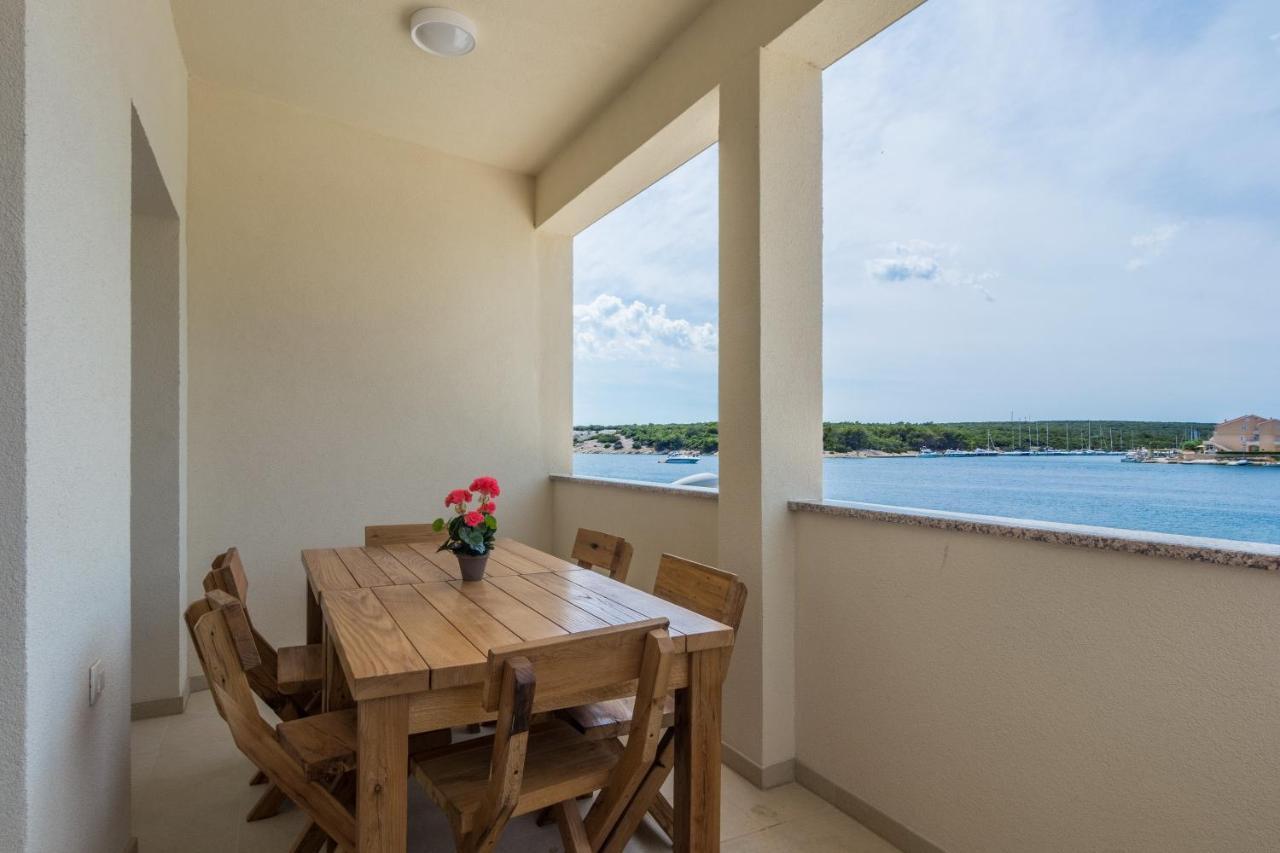 Apartments By The Sea Simuni, Pag - 18386 Колан Экстерьер фото