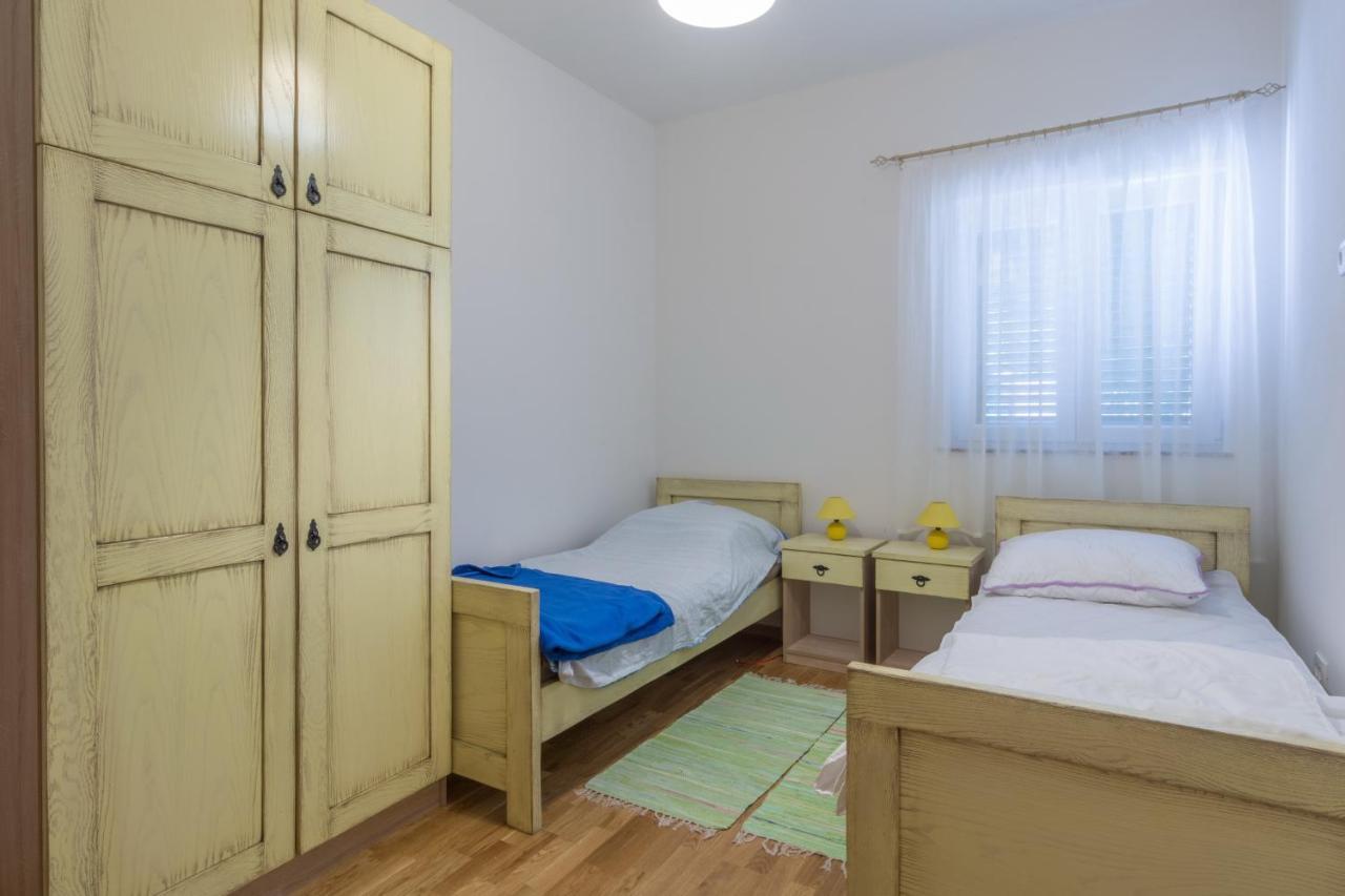 Apartments By The Sea Simuni, Pag - 18386 Колан Экстерьер фото